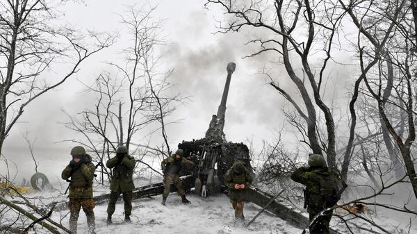 Руске снаге гађају украјинске положаје хаубицом мста-б - Sputnik Србија