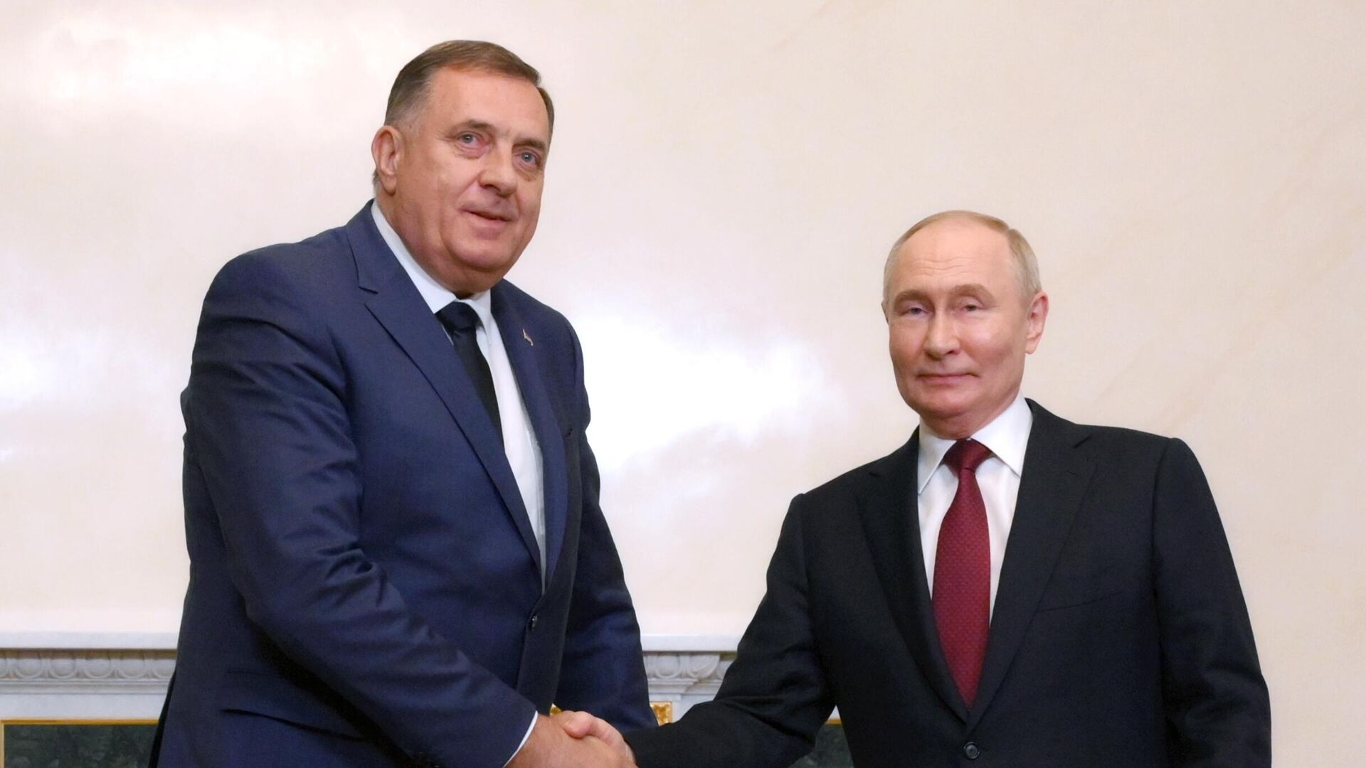 Milorad Dodik i Vladimir Putin - Sputnik Srbija, 1920, 11.06.2025