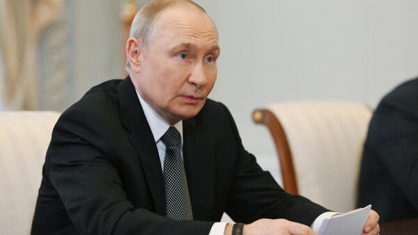 Руски председник Владимир Путин на састанку са председником Нове развојне банке Дилмом Русеф - Sputnik Србија