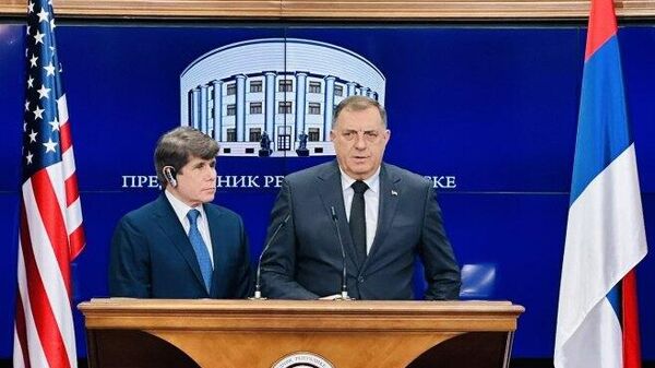 Председник Републике Српске Милорад Додик и бивши гувернер америчке савезна државе Илиноис Род Благојевић - Sputnik Србија