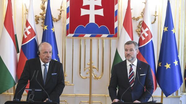 Predsednici Mađarske i Slovačke, Tamaš Šuljok i Peter Pelegrini, na konferenciji za medije u Bratislavi - Sputnik Srbija