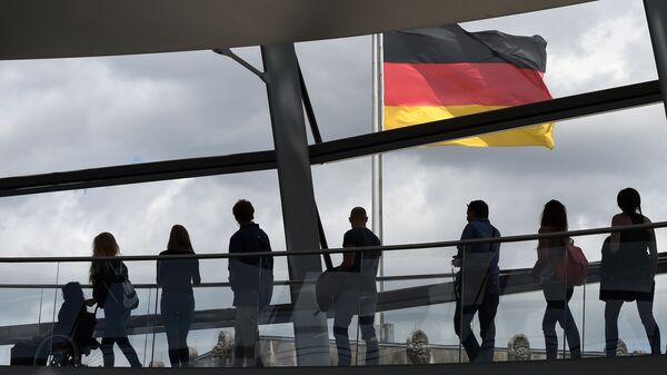Посетители в здании Рейхстага в Берлине, Германия. Архивное фото - Sputnik Србија